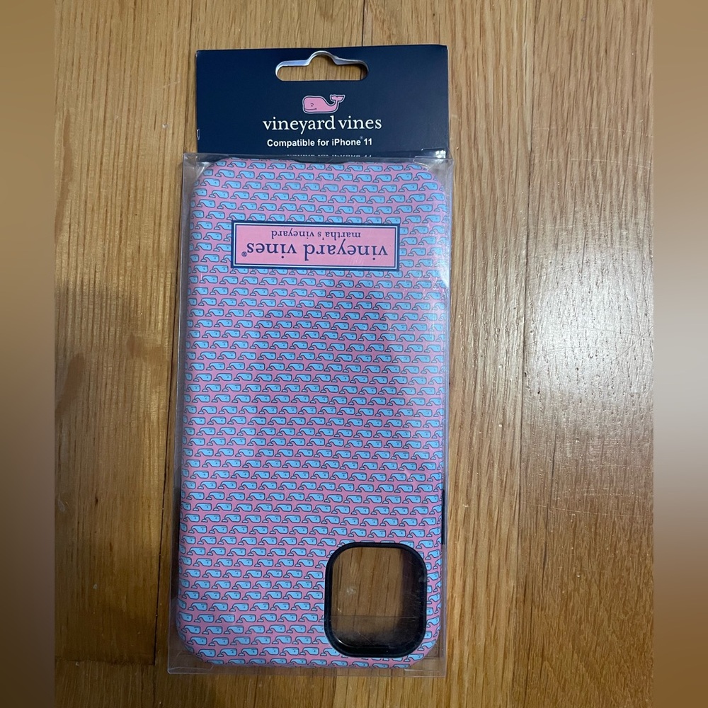 Vineyard Vines Whale Pattern iPhone 11 Case brand new